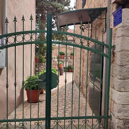 Manono 2 شقة سبليت