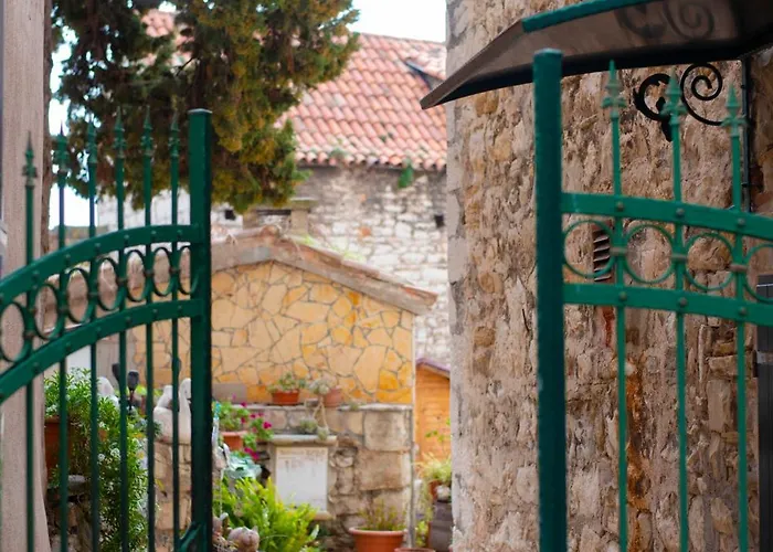 Old Town Manono